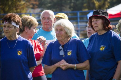 Sportovní hry seniorů s velkou zahraniční účastí. Místo běhu se hrál golf