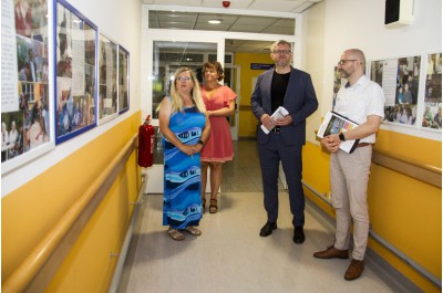Obecních domovů pro seniory je jako šafránu. Nabízí domácí prostředí