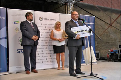 Zlatá stuha a titul Vesnice Olomouckého kraje roku 2022 zdobí Slatinice