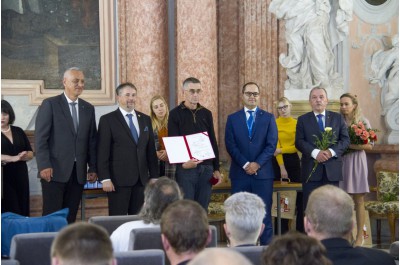 Bezplatně darují krev pro druhé. Teď za to převzali oceněníc