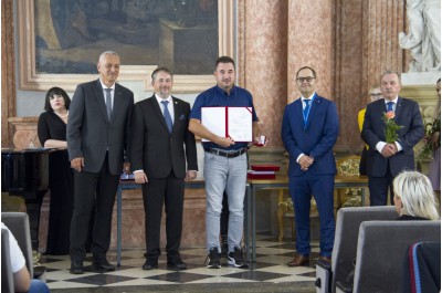 Bezplatně darují krev pro druhé. Teď za to převzali oceněníc