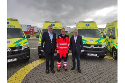 Další nové sanitky. Kraj pokračuje v modernizaci vozového parku zdravotnických záchranářů