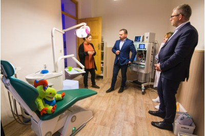 Ministr Jurečka v Olomouci. Vydal se do Potravinové banky i za krajskými radními