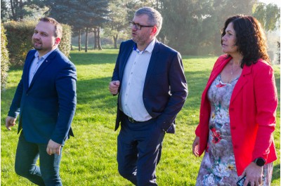 Ministr Jurečka v Olomouci. Vydal se do Potravinové banky i za krajskými radními