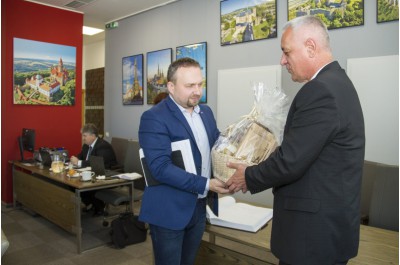 Ministr Jurečka v Olomouci. Vydal se do Potravinové banky i za krajskými radními