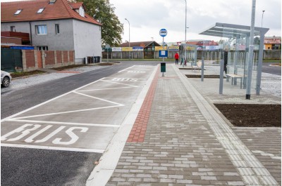 	V Určicích mají nový kruhový objezd. Platil ho Olomoucký kraj