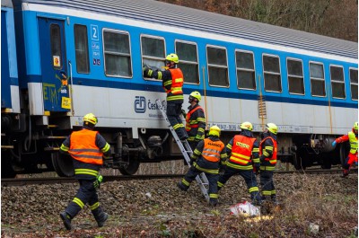 U Jívové se srazily vlaky. Cvičení prověřilo krajské záchranáře