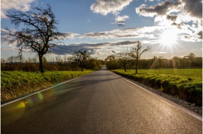 Na opravy silnic půjde letos více peněz; archivní foto