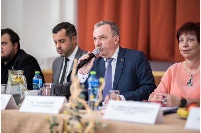 Zástupci mikroregionů diskutovali s hejtmanstvím na Kostelecku