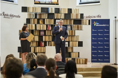 V Červeném kostele tloukla srdce na dlani. Kraj poprvé předával nové ceny, foto: Filip Jančo