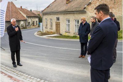 Konice má opravenou silnici i nové chodníky