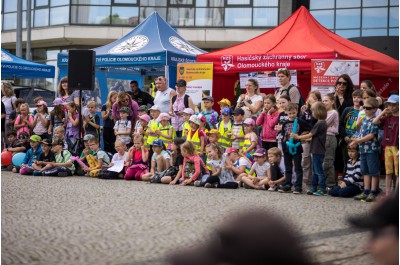 Děti oslavily svůj den s krajskými záchrannými složkami