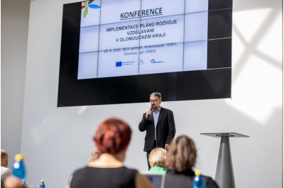 Budoucnost škol začíná dnes. Kraj podpoří rozvoj umělé inteligence i tělocviku