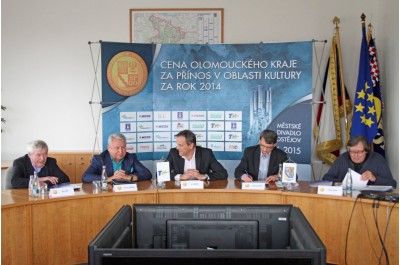 Fotografie z tiskové konference k vyhlášení Cen kultury Olomouckého kraje 2014