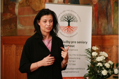 Náměstkyně hejtmana gratulovala seniorům z pěveckého souboru Zpěvanky