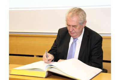 Prezident Zeman zahájil třídenní návštěvu Olomouckého kraje