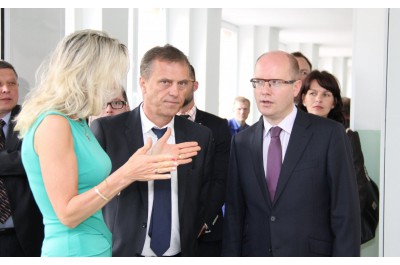 Premiér Sobotka zahájil sněm Svazu měst a obcí v Olomouci, při návštěvě regionu podpořil vznik průmyslové zóny v Bochoři