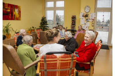 Hejtman otevřel nově zrekonstruovaný domov pro seniory Pohoda ve Chválkovicích