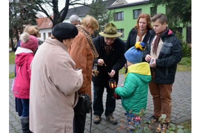 Skauti v Brodku u Přerova donesli Betlémské světlo