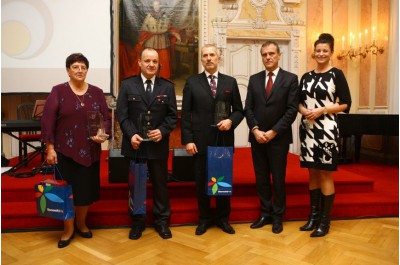 Vybraní dobrovolníci v Olomouckém kraji obdrželi cenu Křesadlo 2015 a cenu GOAL