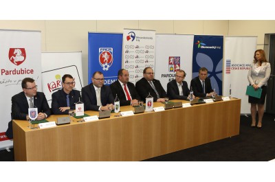 Hejtman Rozbořil podepsal memorandum o vzniku Regionální fotbalové akademie