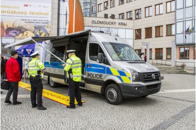 Olomoucký kraj pořídil speciální auto ke kontrole nákladních vozidel a autobusů