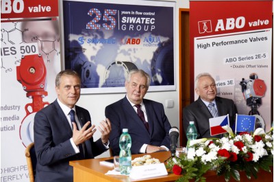 Třetí den svého pobytu v regionu zahájil prezident Miloš Zeman návštěvou výrobce uzavíracích a zpětných klapek pro průmyslové použití v Chomoutově u Olomouce