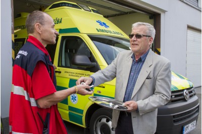 Nové sanitky pro Zdravotnickou záchrannou službu Olomouckého kraje. Jezdit budou na Šumpersku a Jesenicku