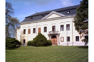 Nové využití pro zámek v Žádlovicích. Archeologické centrum Olomouc sem přesune depozitář
