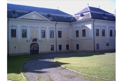 Nové využití pro zámek v Žádlovicích. Archeologické centrum Olomouc sem přesune depozitář