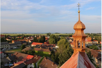 Vesnicí Olomouckého kraje roku 2016 je Hněvotín