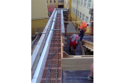 Stavební práce a rekonstrukce objektů se o prázdninách rozjedou naplno 