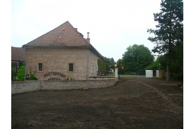 Oprava městské hradby v Olomouci, která odkryla staré kasematy, je u konce     foto: MmOl