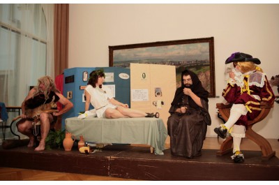 V Muzeu Komenského v Přerově se na derniéře výstavy… SPLACHOVALO!             foto: Jitka Hanáková