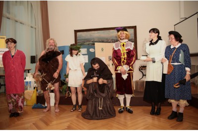 V Muzeu Komenského v Přerově se na derniéře výstavy… SPLACHOVALO!             foto: Jitka Hanáková