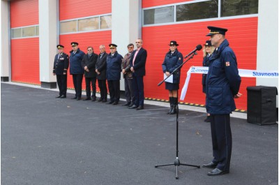 Profesionální hasiči ze Šumperku mají novou stanici 