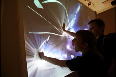 Energetický koktejl i pozorování hvězd. Při Týdnu vědy a techniky se nudit nebudete