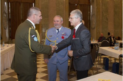Hejtman uctil památku obětí vojenských konfliktů a poděkoval válečným veteránům