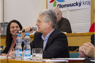 Krajská rada seniorů má nové vedení. Post předsedkyně obhájila Milena Hesová