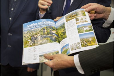 Hejtman Košta pokřtil společnou publikaci moravských krajů