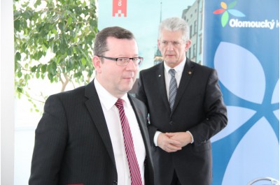 Hejtman Košta se setkal s primátorem Olomouce Staňkem. Jednali o heliportu