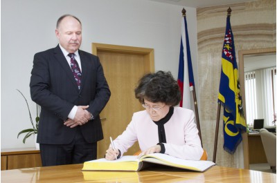 Hejtman Ladislav Okleštěk přijal čínskou velvyslankyni Ma Keqing