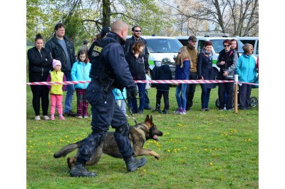 Den se složkami integrovaného záchranného systému v Brodku u Přerova               foto: Jan Teimer