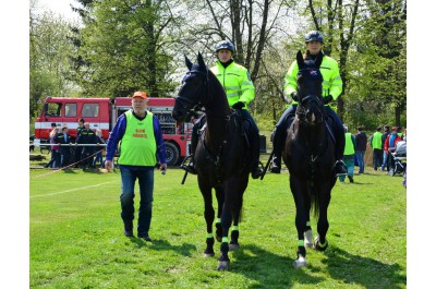 Den se složkami integrovaného záchranného systému v Brodku u Přerova               foto: Jan Teimer