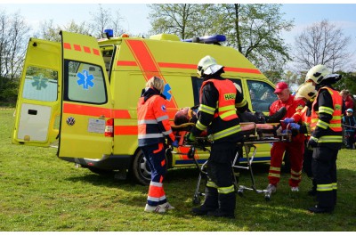 Den se složkami integrovaného záchranného systému v Brodku u Přerova               foto: Jan Teimer