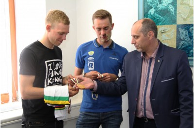 Náměstek hejtmana František Jura se setkal s úspěšnými cyklisty SKC Prostějov
