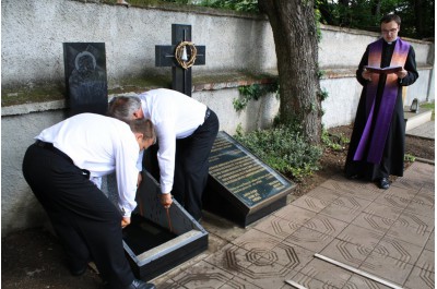 Všechny oběti krvavé noci na Švédských šancích už odpočívají na stejném místě. Spolu po 72 letech.