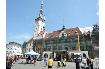 Lidé zakoupením zasukovaných tkaniček podpořili olomoucký Spolek Trend vozíčkářů