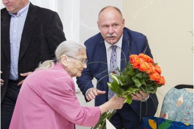 Olomoucký kraj má další stoletou občanku. Pogratulovat jí přijel hejtman Ladislav Okleštěk