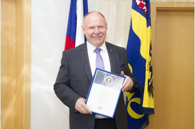 Iniciativa Hejtuj hejtmana překvapila i Prahu! Ladislav Okleštěk získal ocenění v prestižní České ceně za PR